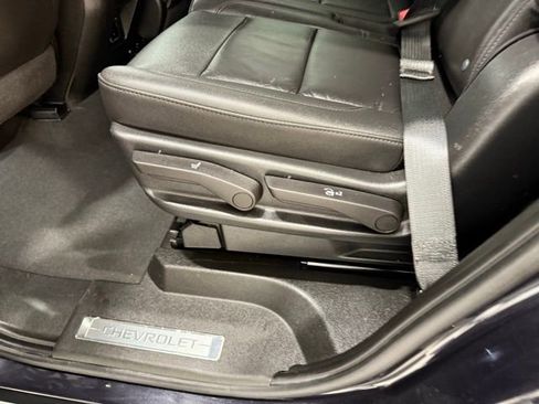 Used 2022 Chevrolet Tahoe Z71 w/ Luxury Package image 17