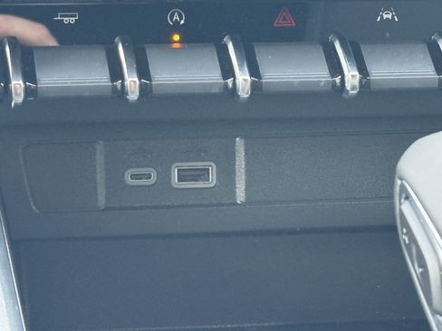 New 2025 GMC Canyon Elevation w/ Convenience Package image 24