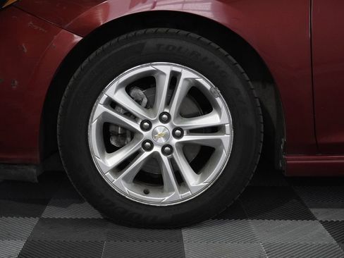 Used 2017 Chevrolet Cruze LT w/ Sun And Sound Package FWD image 26