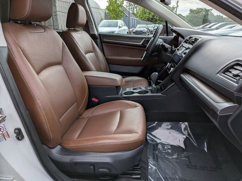 Used 2018 Subaru Outback 2.5i Touring AWD/4WD image 25