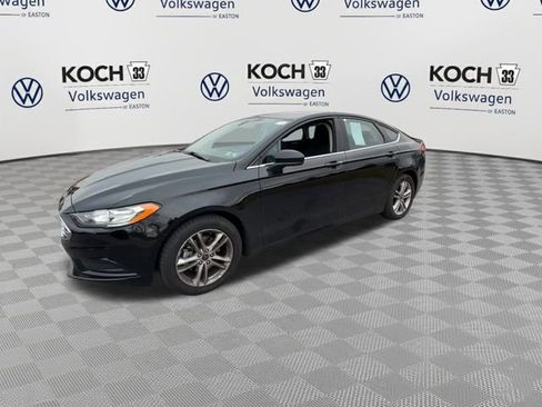 Used 2018 Ford Fusion SE w/ Fusion SE Technology Package image 4