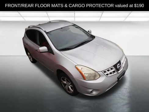 Used 2011 Nissan Rogue SV image 2