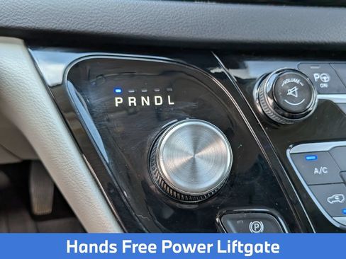 Used 2017 Chrysler Pacifica Touring-L Plus w/ Advanced Safetytec Group FWD image 22