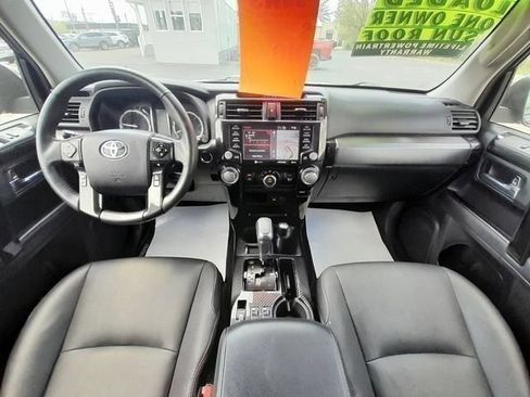 Used 2020 Toyota 4Runner TRD Off-Road Premium w/ Moonroof Package AWD/4WD image 43
