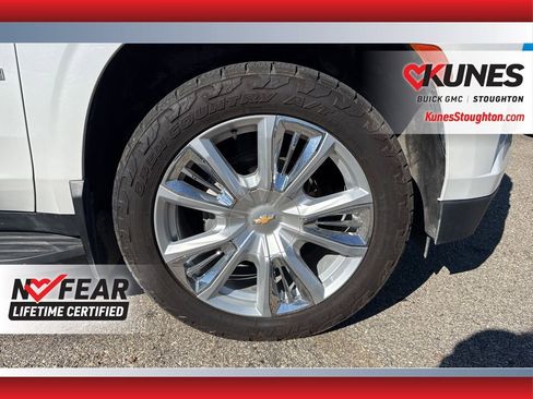 Used 2024 Chevrolet Suburban High Country image 16