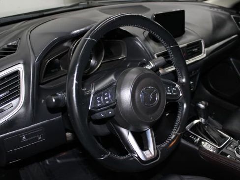 Used 2018 MAZDA MAZDA3 Touring image 11