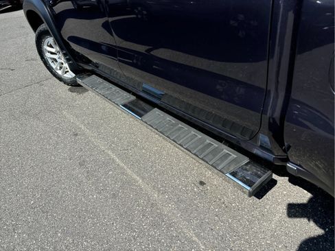 Certified 2022 Chevrolet Silverado 1500 LT AWD/4WD image 8