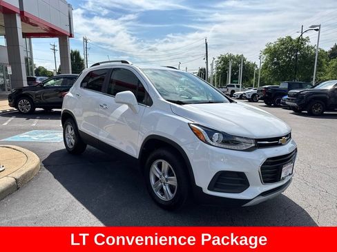 Used 2019 Chevrolet Trax LT w/ LT Convenience Package AWD/4WD image 9