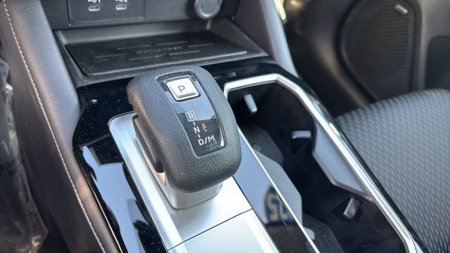 Used 2025 Mitsubishi Outlander ES FWD image 27