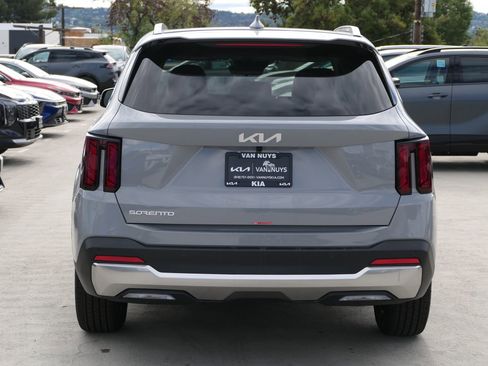 New 2026 Kia Sorento S image 5