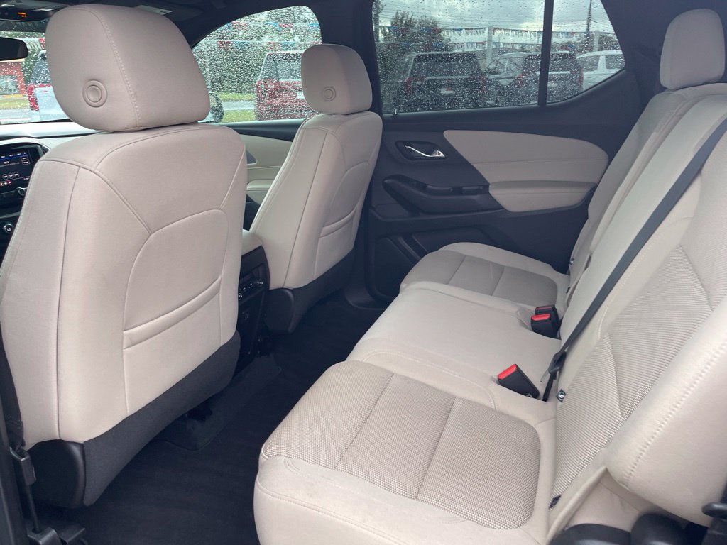 Used 2022 Chevrolet Traverse LS AWD/4WD image 9