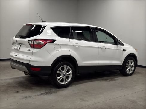 Certified 2017 Ford Escape SE image 8