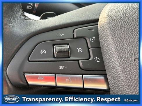 Used 2023 Cadillac XT4 Luxury w/ Cold Weather Package image 20