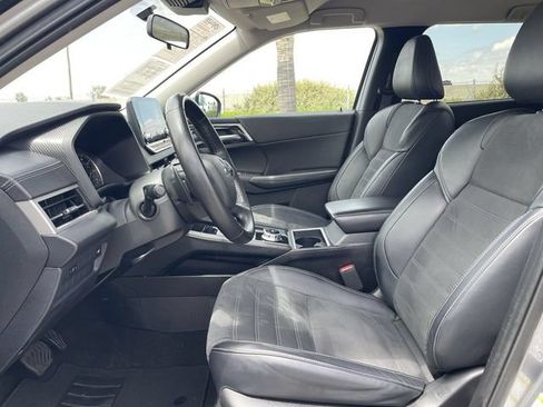 Used 2024 Mitsubishi Outlander SE FWD image 19