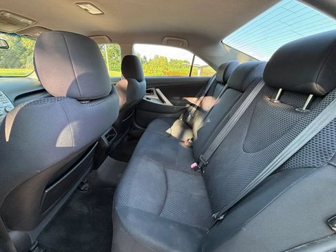 Used 2010 Toyota Camry SE FWD image 14
