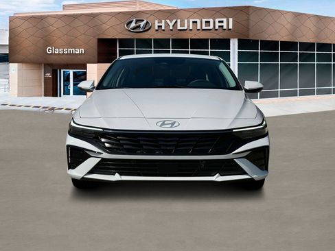 New 2025 Hyundai Elantra Limited image 12