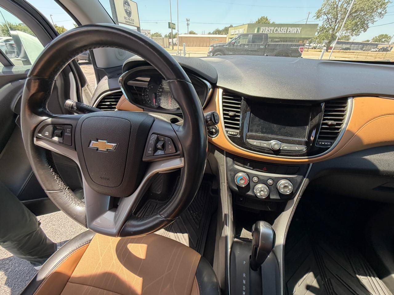 Used 2019 Chevrolet Trax LT w/ LT Convenience Package FWD image 14