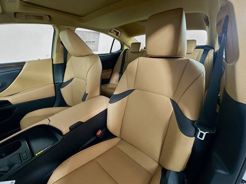 New 2025 Lexus ES 350 ES 350 w/ Premium Package image 19