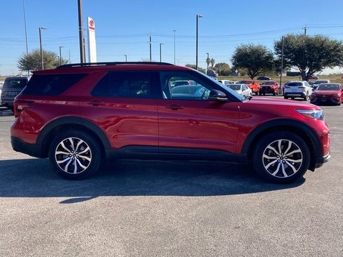 Used 2020 Ford Explorer ST w/ Premium Technology Package image 4