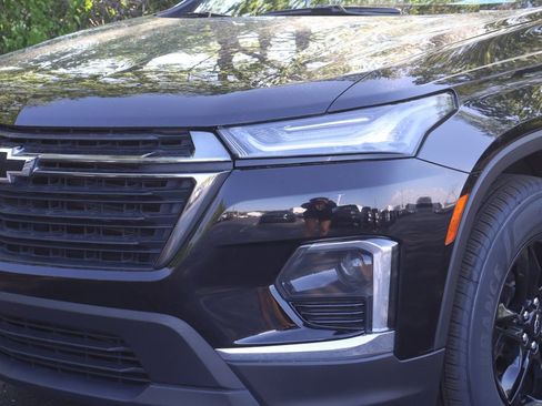 Used 2023 Chevrolet Traverse LS w/ Midnight/Sport Edition FWD image 3