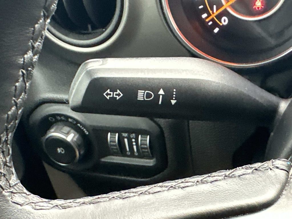 Used 2018 Jeep Wrangler Unlimited Sport S AWD/4WD image 24