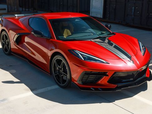 Used 2024 Chevrolet Corvette Stingray Preferred Cpe w/ Z51 Performance Package RWD image 19