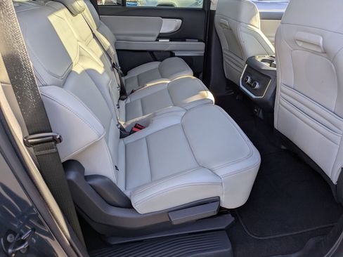 Used 2025 Ford Expedition Max Active image 36