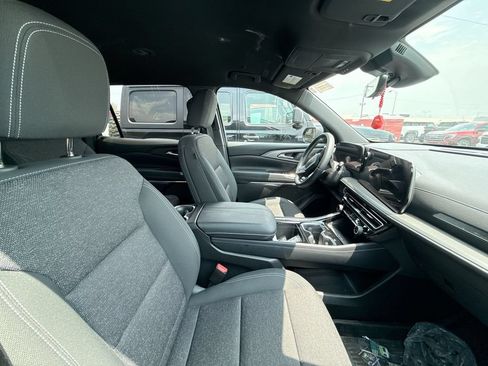 Used 2026 Chevrolet Traverse LT w/ Driver Confidence Package AWD/4WD image 17