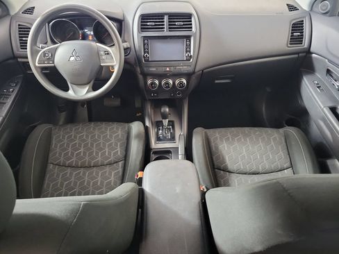 Used 2025 Mitsubishi Outlander Sport LE AWD/4WD image 14