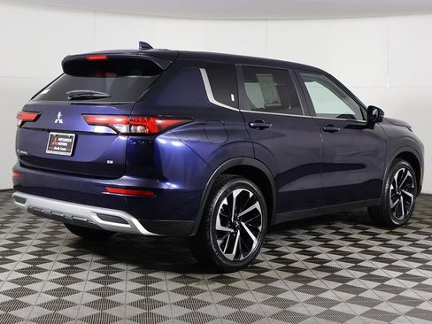 Used 2024 Mitsubishi Outlander SE image 11