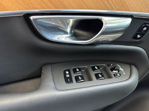 Used 2025 Volvo XC90 B6 Plus image 14