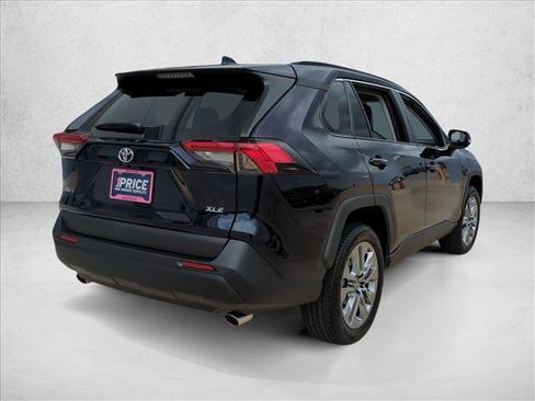 Used 2023 Toyota RAV4 XLE Premium FWD image 5