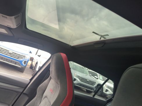 New 2025 Volkswagen Golf SE image 32