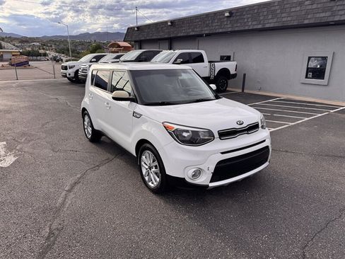 Used 2017 Kia Soul + FWD image 1