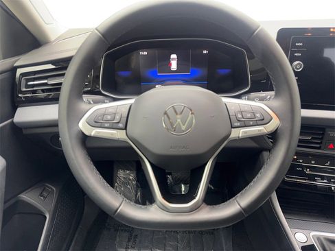 Used 2025 Volkswagen Jetta SE w/ Sunroof Package image 55