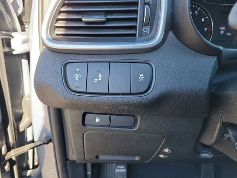 Used 2020 Kia Sorento LX w/ LX I4 Convenience Package image 15