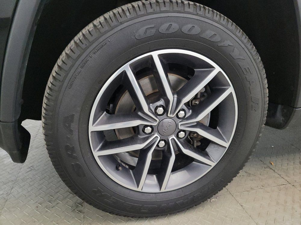 Used 2019 Jeep Grand Cherokee Limited AWD/4WD image 31