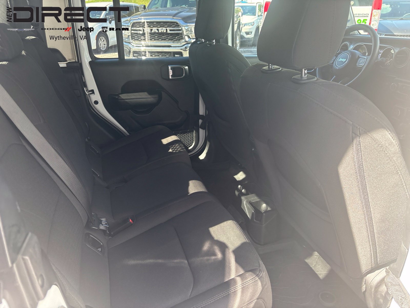 Used 2023 Jeep Gladiator Sport AWD/4WD image 23