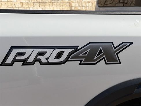 Used 2023 Nissan Titan PRO-4X w/ Pro-4x Convenience Package image 9