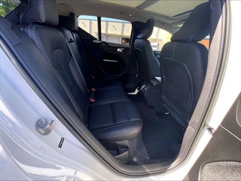Used 2023 Volvo XC40 B5 Ultimate w/ Protection Package Premier AWD/4WD image 30