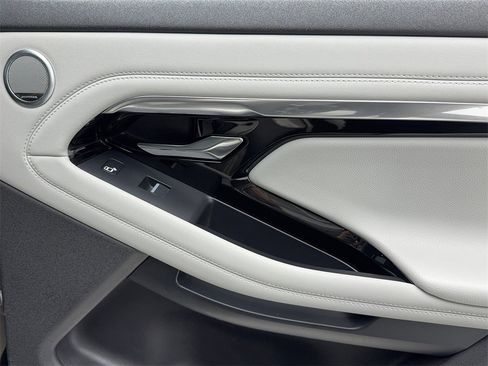 Used 2021 Land Rover Range Rover Evoque R-Dynamic SE image 50