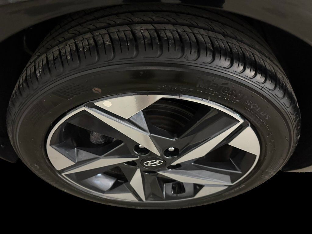 Certified 2023 Hyundai Elantra SEL w/ Convenience Package FWD image 17