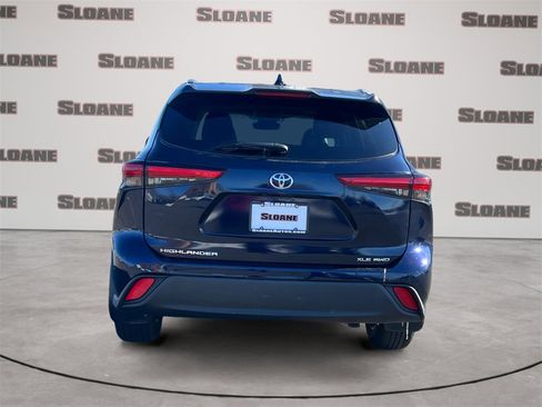 Used 2022 Toyota Highlander XLE image 4