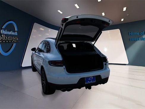 Used 2020 Porsche Macan S image 46