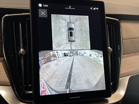 New 2026 Volvo XC90 T8 Plus w/ Protection Package Premier image 18