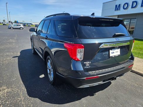 Used 2023 Ford Explorer XLT w/ Equipment Group 202A AWD/4WD image 8
