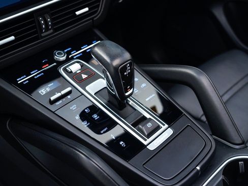 Used 2021 Porsche Cayenne S image 28