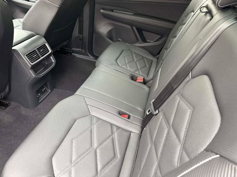 New 2026 Volkswagen Atlas Cross Sport SE image 14