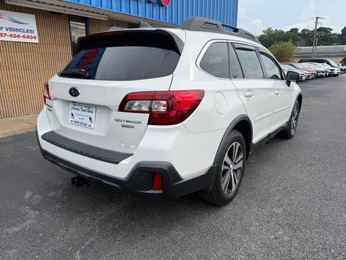 Used 2018 Subaru Outback 3.6R Limited AWD/4WD image 7
