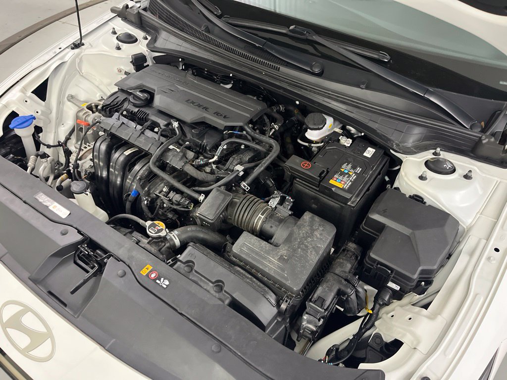 Used 2024 Hyundai Elantra Limited FWD image 11